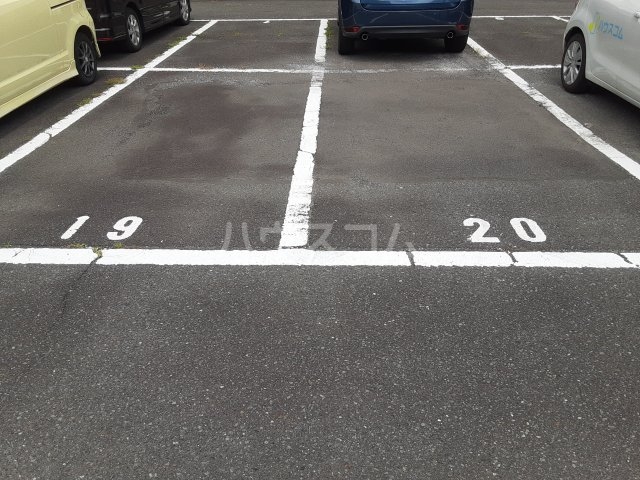 16/20 駐車場