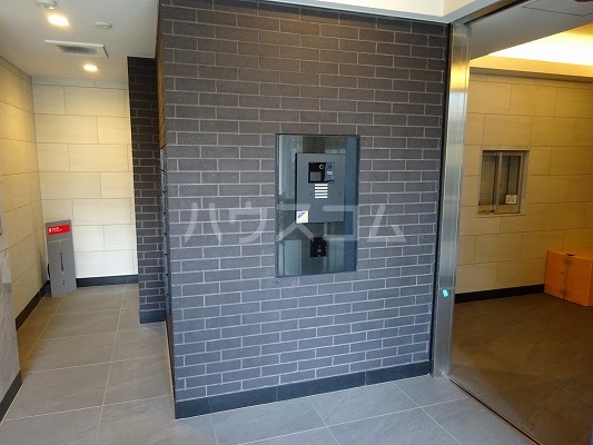 19/24 エントランス