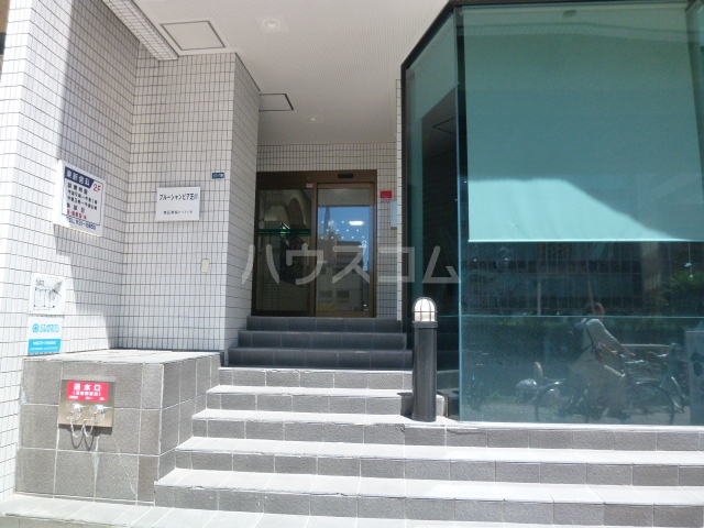 17/27 エントランス