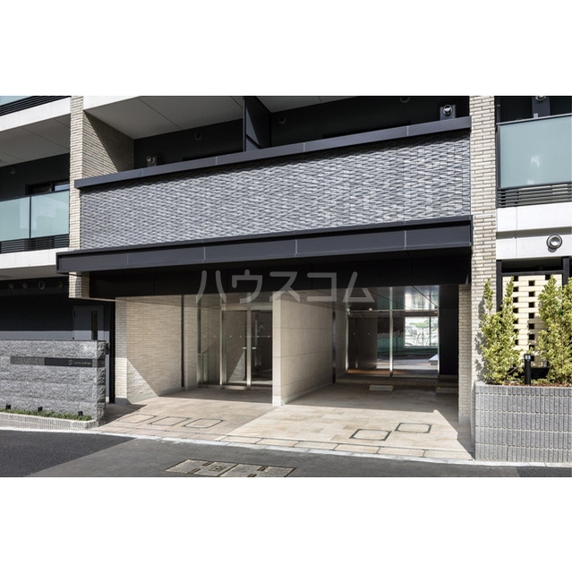 18/29 エントランス