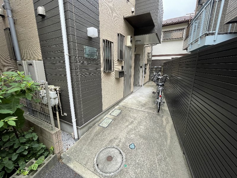 21/25 エントランス