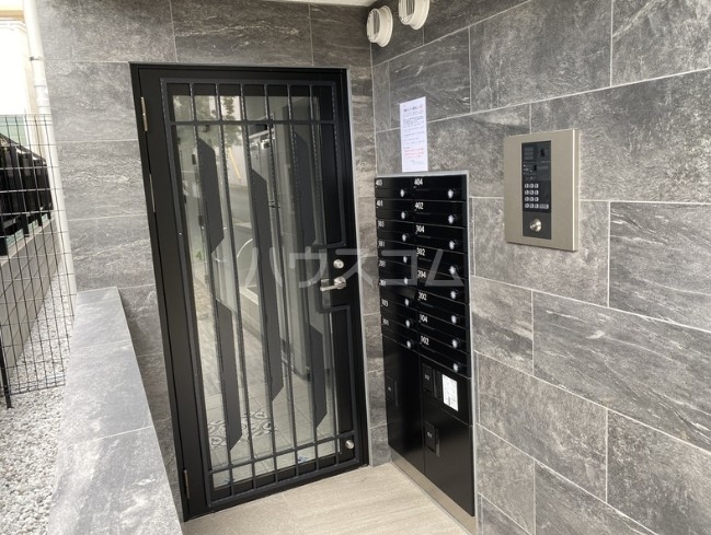 14/23 エントランス