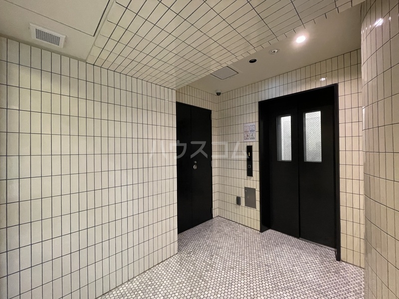 18/24 エントランス