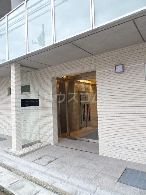 17/23 エントランス