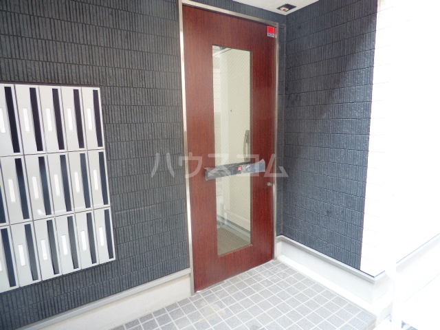 22/30 エントランス