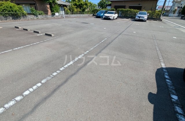 18/18 駐車場
