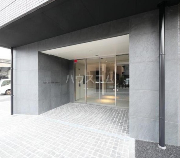 18/23 エントランス