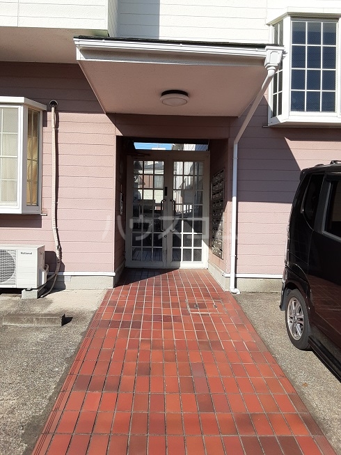 18/26 エントランス