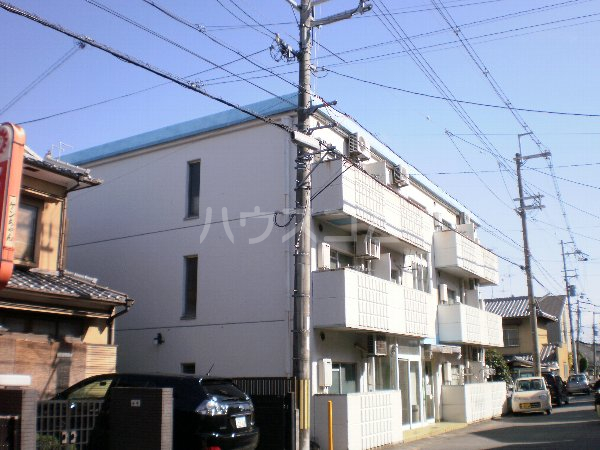 18/26 エントランス