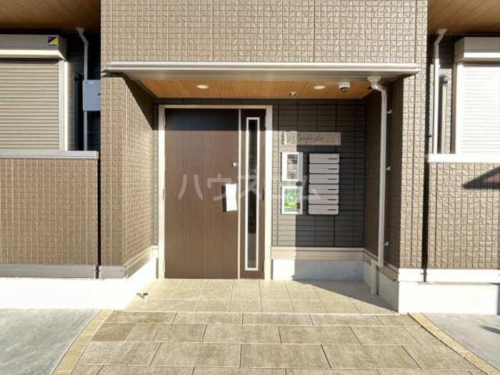 22/30 エントランス