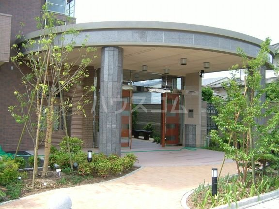 14/17 エントランス