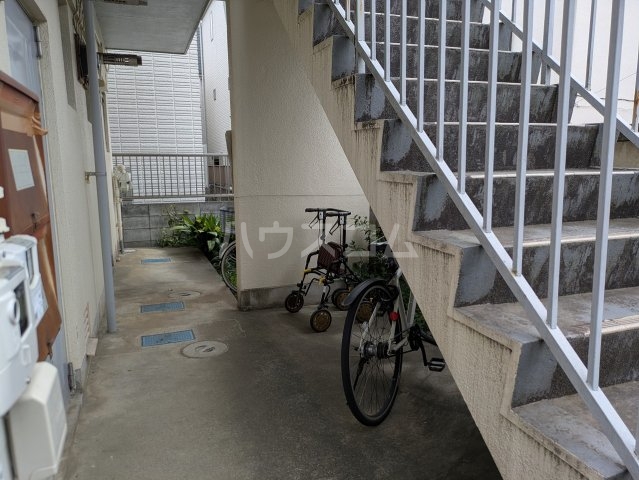 26/30 エントランス