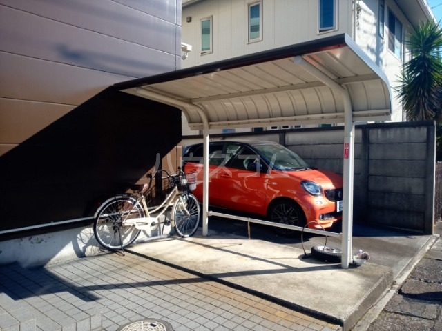 13/13 駐車場