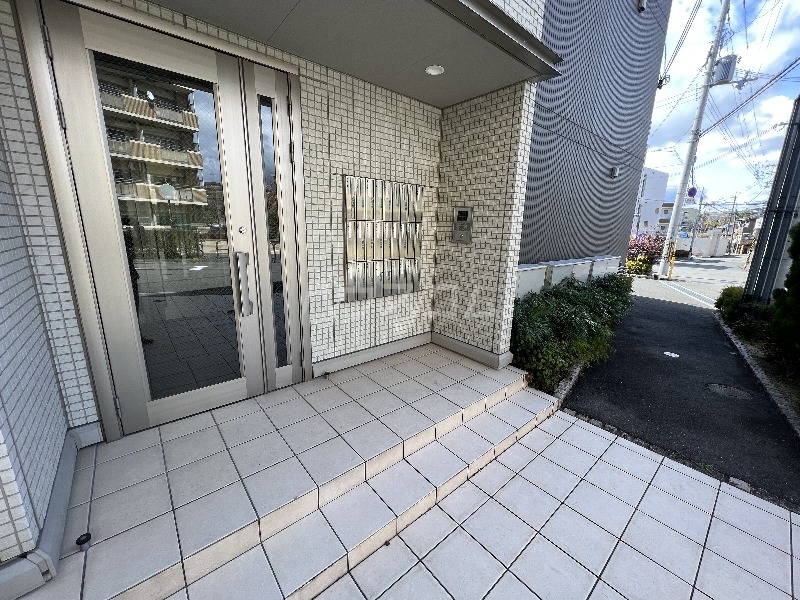 22/30 エントランス