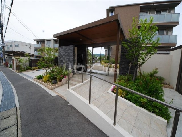 29/30 エントランス