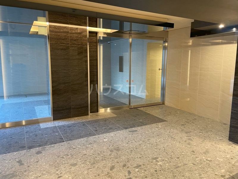 13/21 エントランス