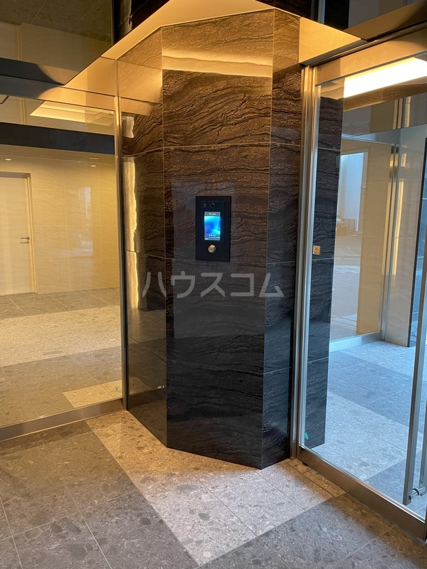 14/21 エントランス