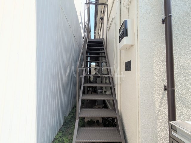21/27 エントランス