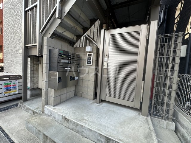 2/3 エントランス