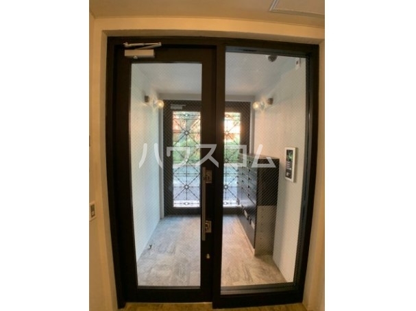 15/20 エントランス