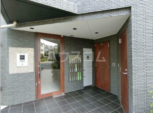 21/22 エントランス