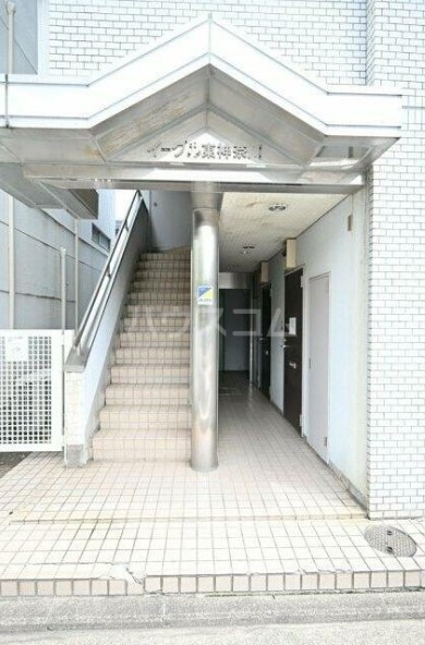 19/29 エントランス