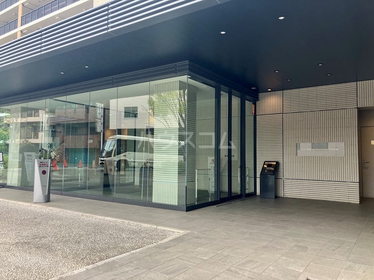 18/20 エントランス