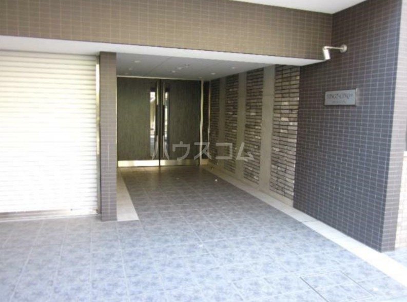 23/24 エントランス