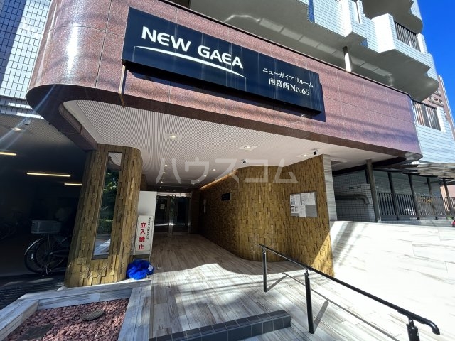 25/30 エントランス