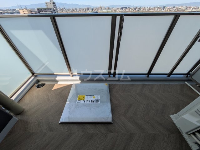 23/30 バルコニー