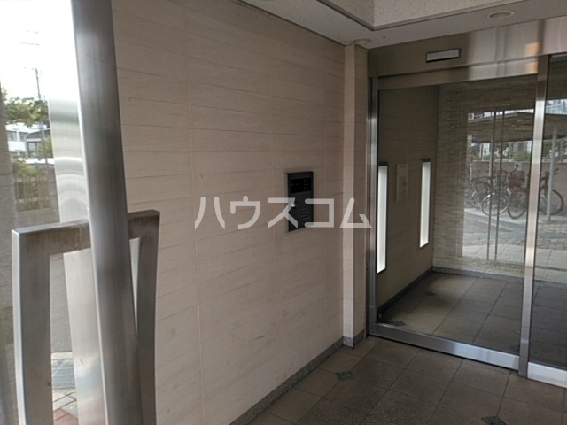 16/25 エントランス