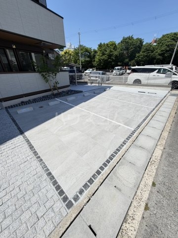 24/24 駐車場