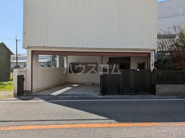 28/30 エントランス