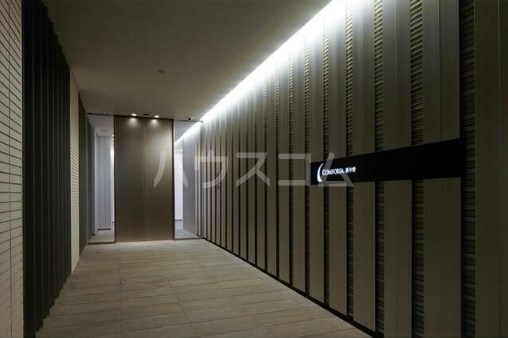 16/25 エントランス