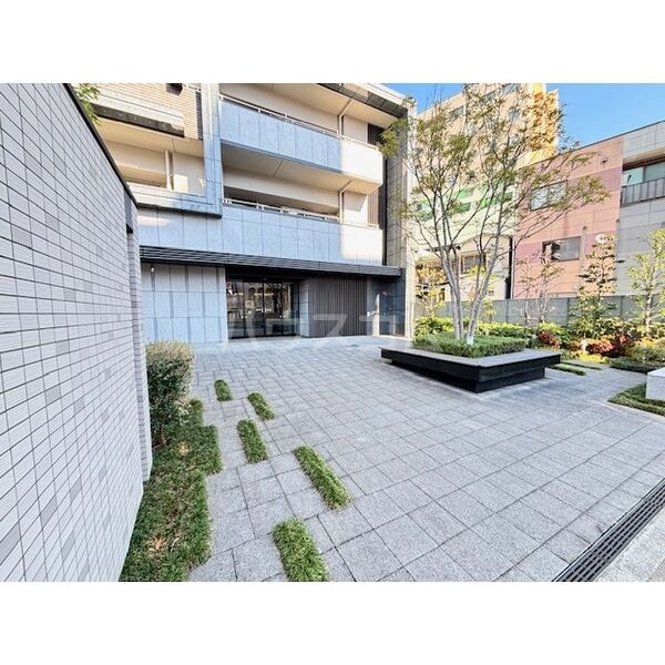 14/16 エントランス