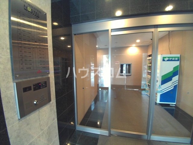 21/30 エントランス