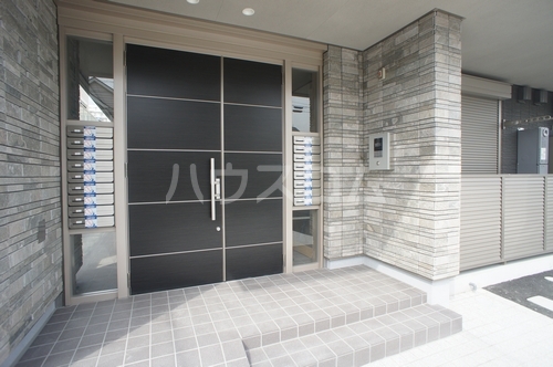 14/25 エントランス