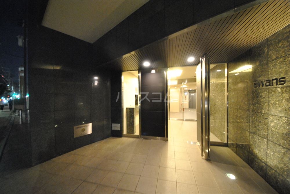 25/30 エントランス