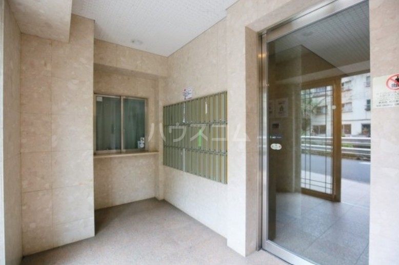 19/20 エントランス