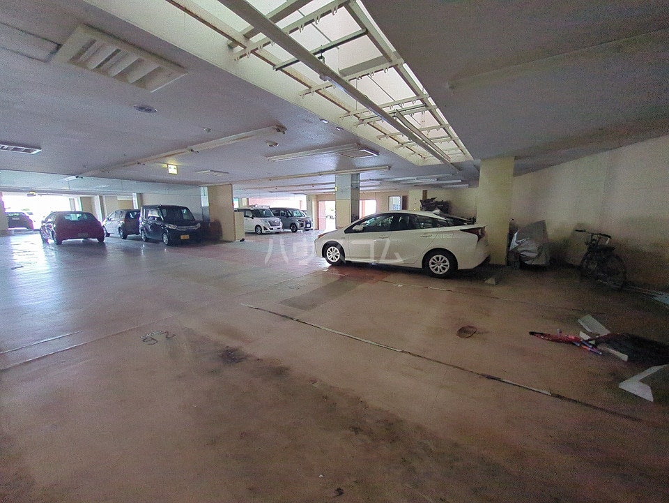 24/29 駐車場
