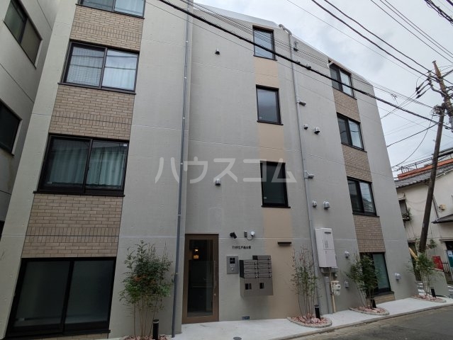 26/30 エントランス