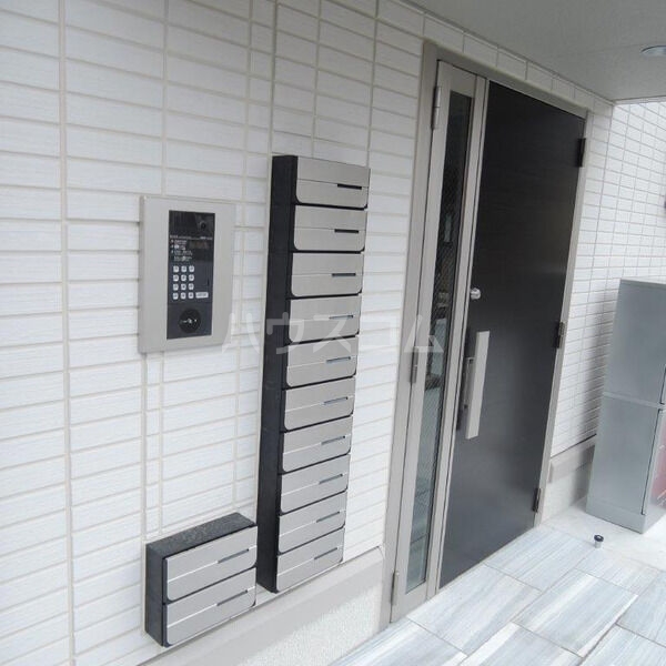 15/18 エントランス