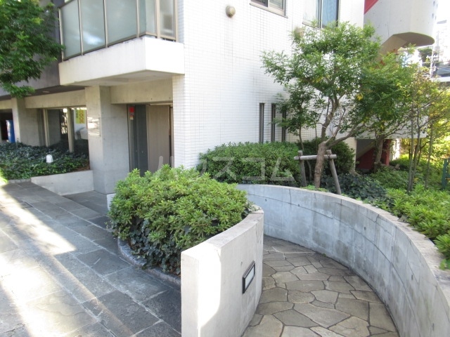 14/23 エントランス