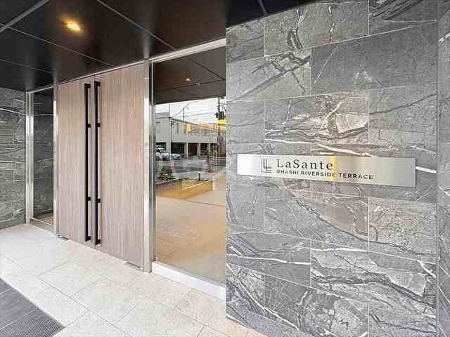 14/18 エントランス