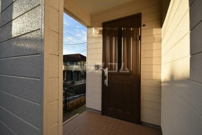 18/26 エントランス