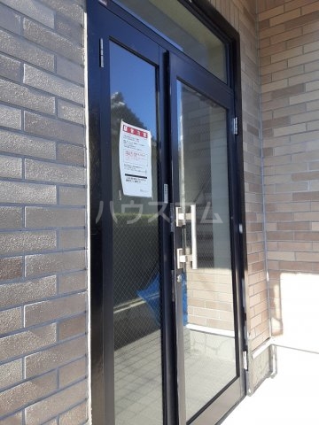 18/23 エントランス