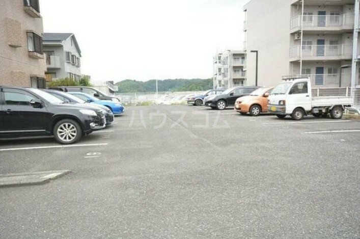 17/18 駐車場