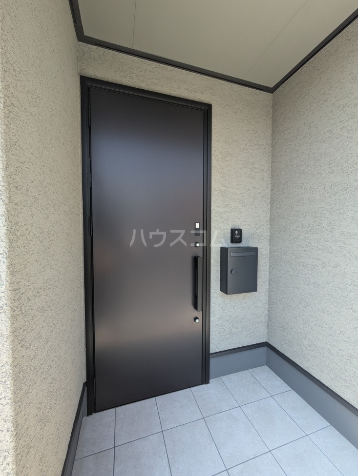 28/30 エントランス