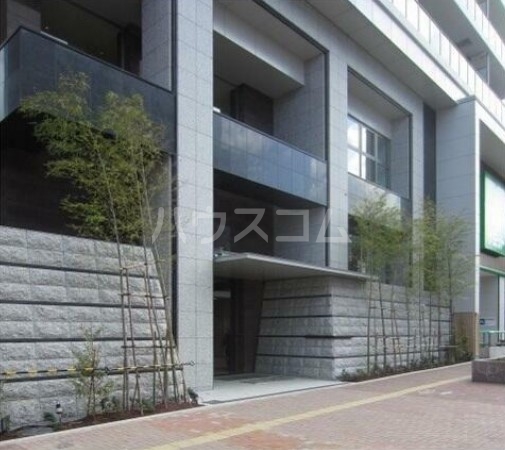 25/28 エントランス