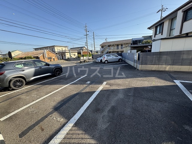 2/6 駐車場